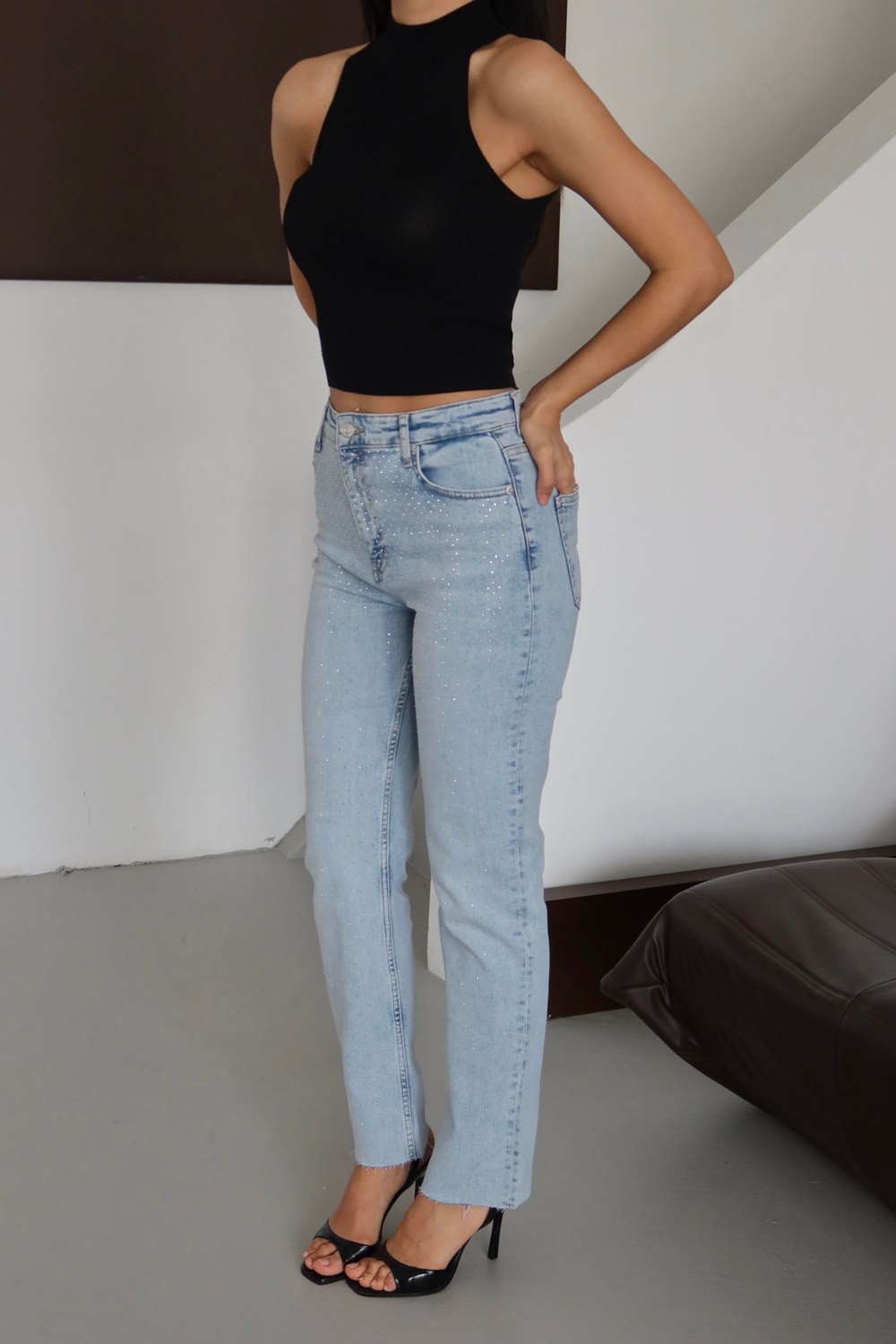 Yüksek Bel Paça Kesik Detaylı Taşlı Blue Jean Pantolon
