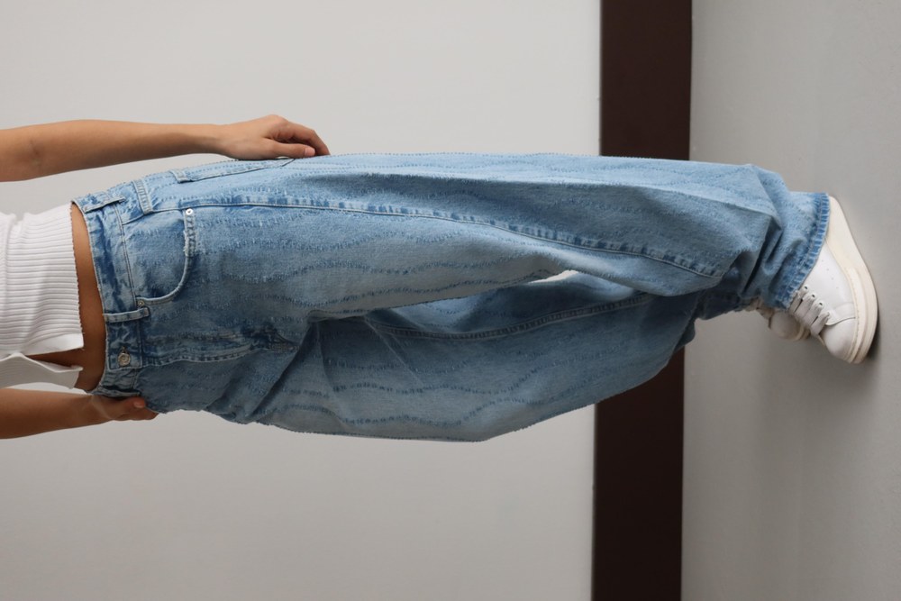 Yüksek Bel Baloon Kalıp Kesik Detaylı Light Blue Lazerli Jean Pantolon