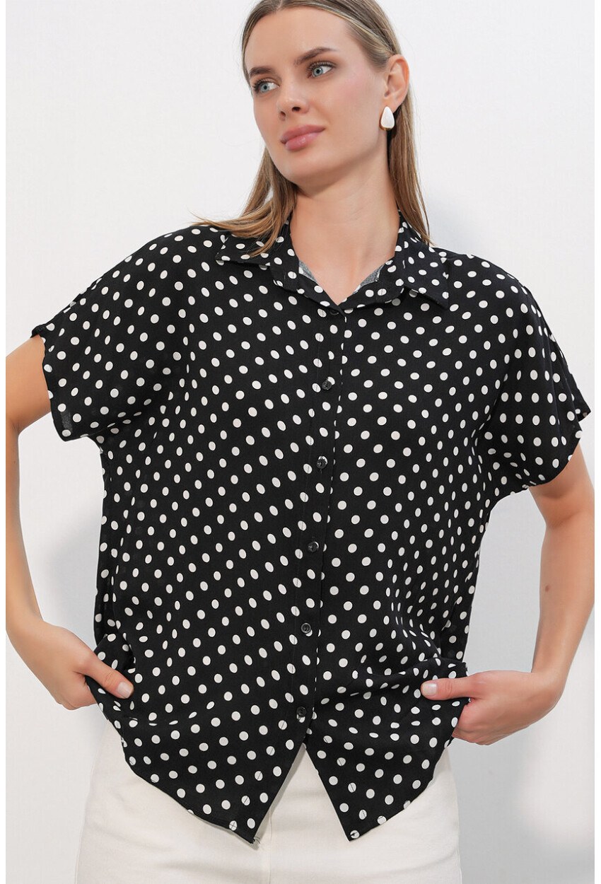 A.Siyah