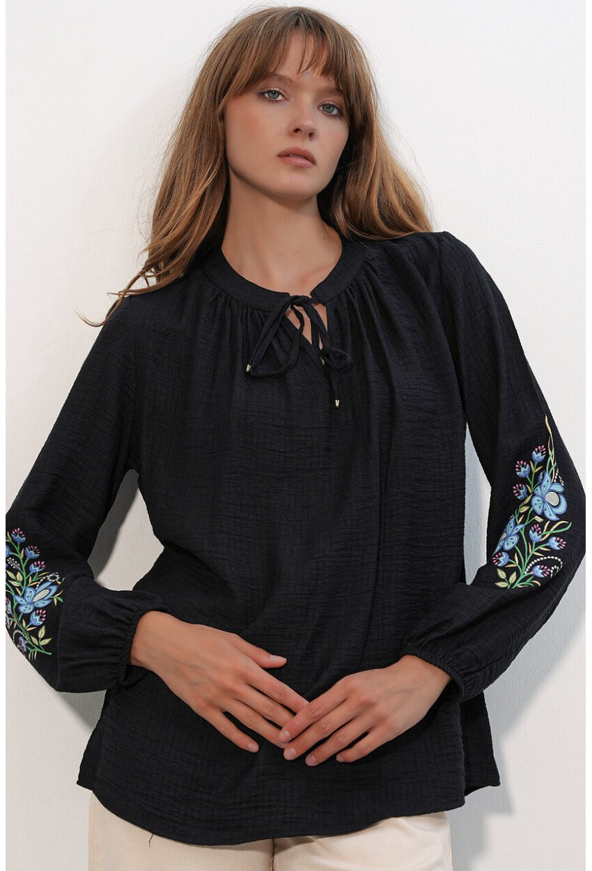 Kadın Nakışlı Oversize Bluz 1000