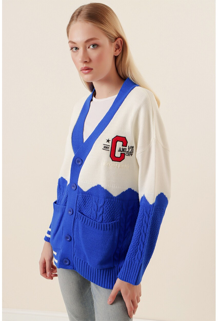 15788 Oversize Nakışlı Hırka