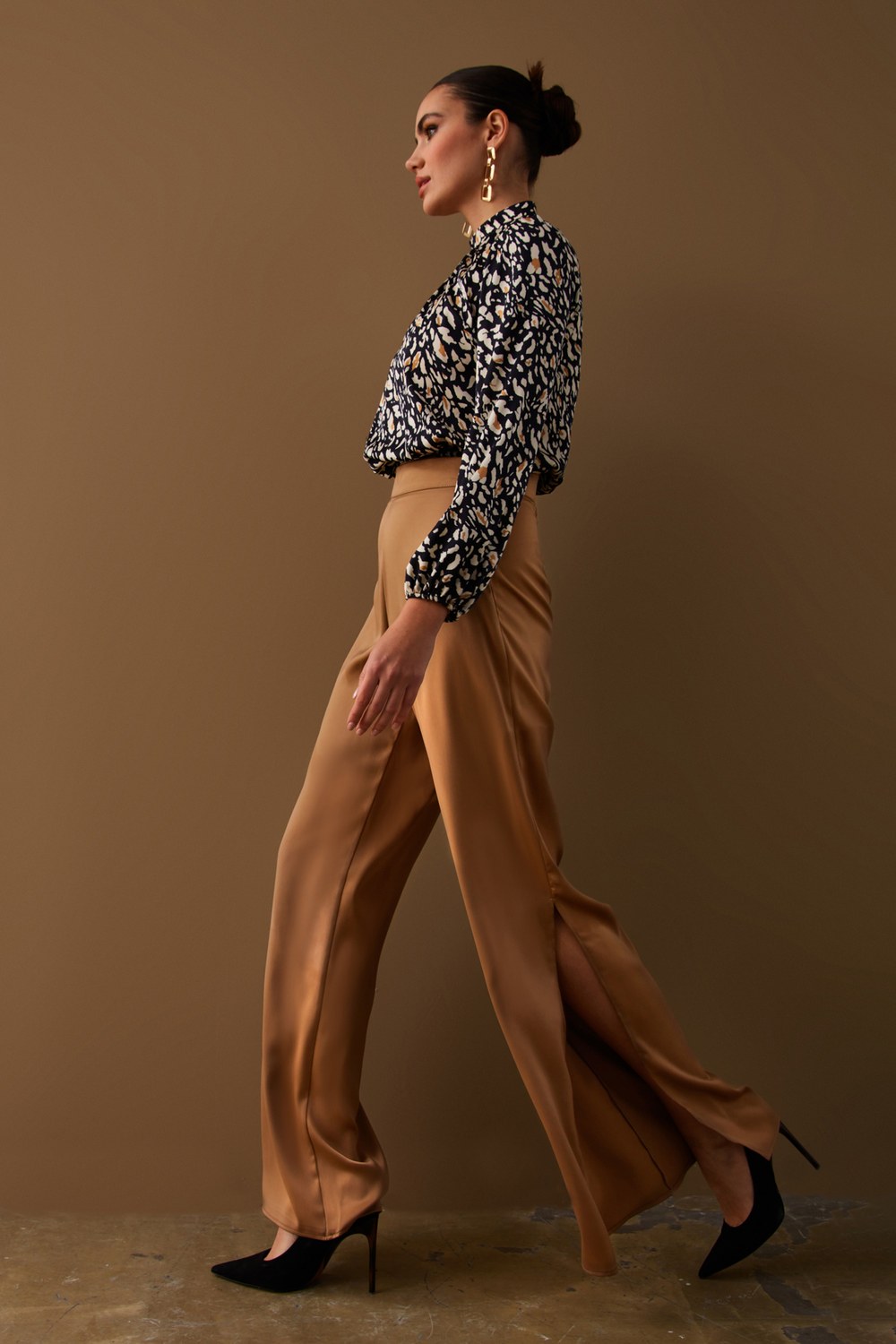 Yırtmaç Detaylı Saten Pantolon - Camel