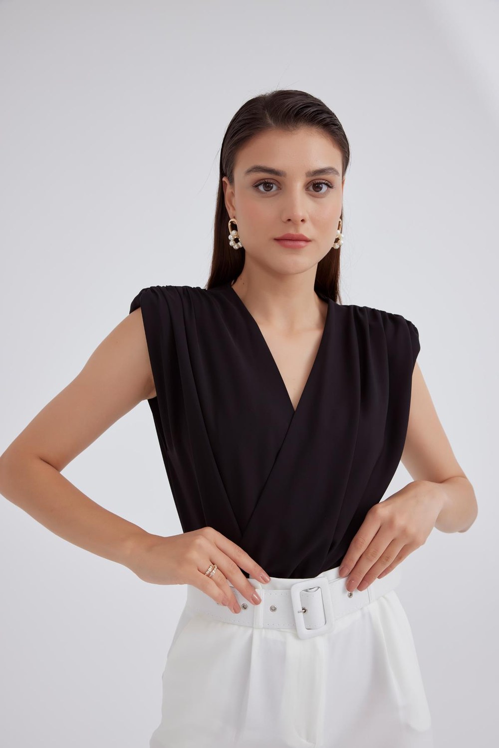 Anvelop Yaka Vatkalı Bodysuit - Siyah