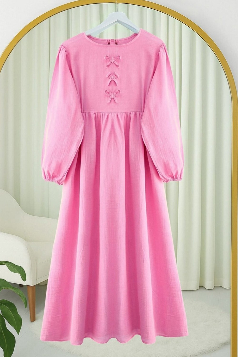 Önü Fiyonk Detaylı Kolları Lastikli Müslin Elbise -Pembe