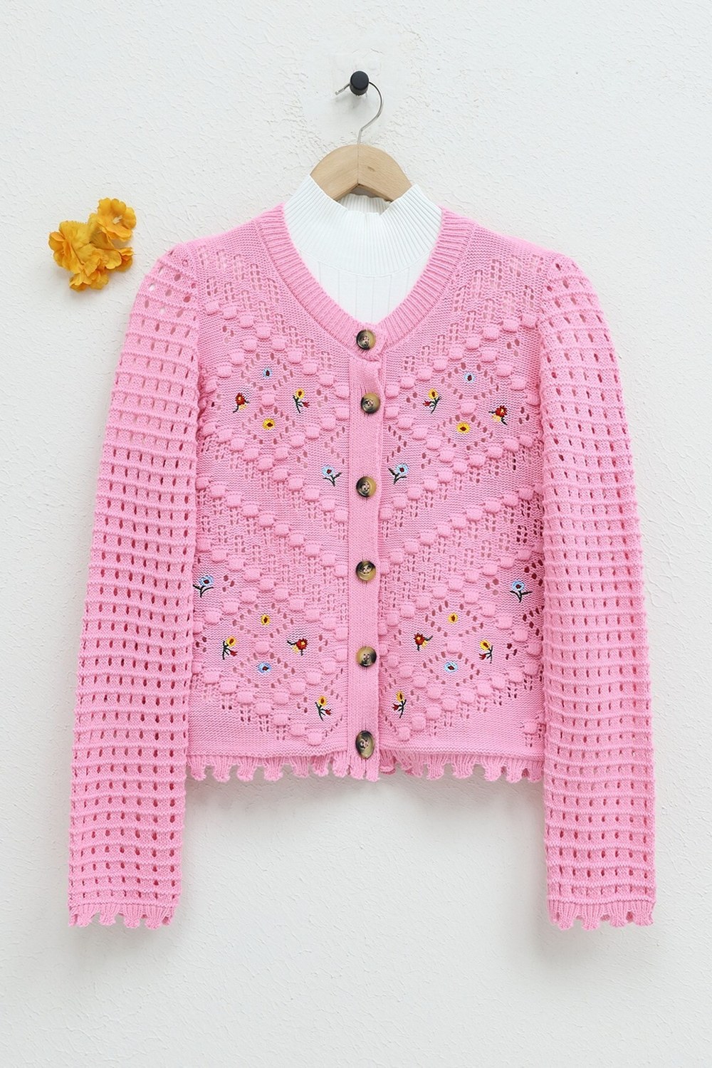 Çiçek Nakışlı Ponponlu Ajurlu Triko Hırka -Pembe