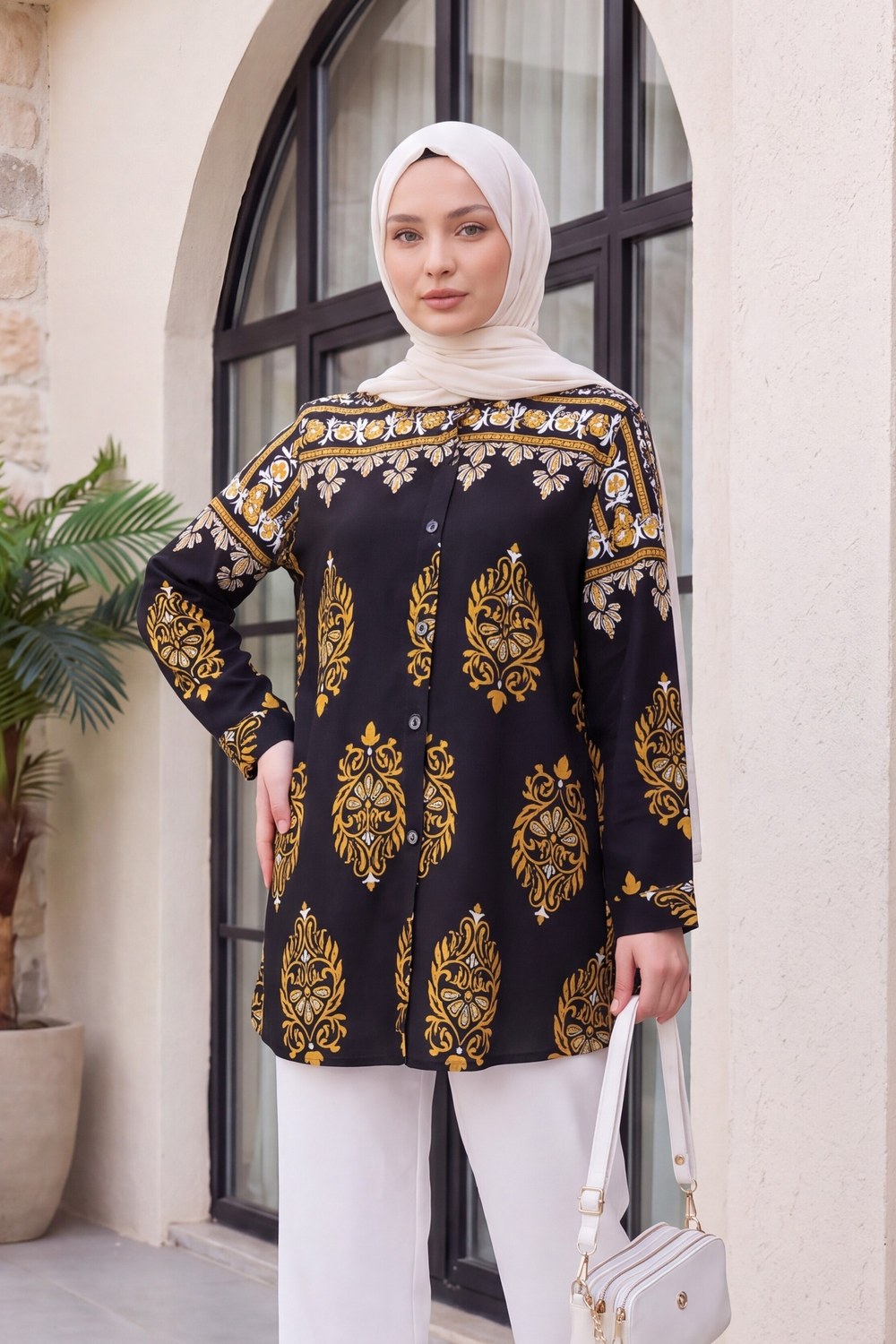 Oval Kesim Boydan Düğmeli Viskon Tunik -Siyah