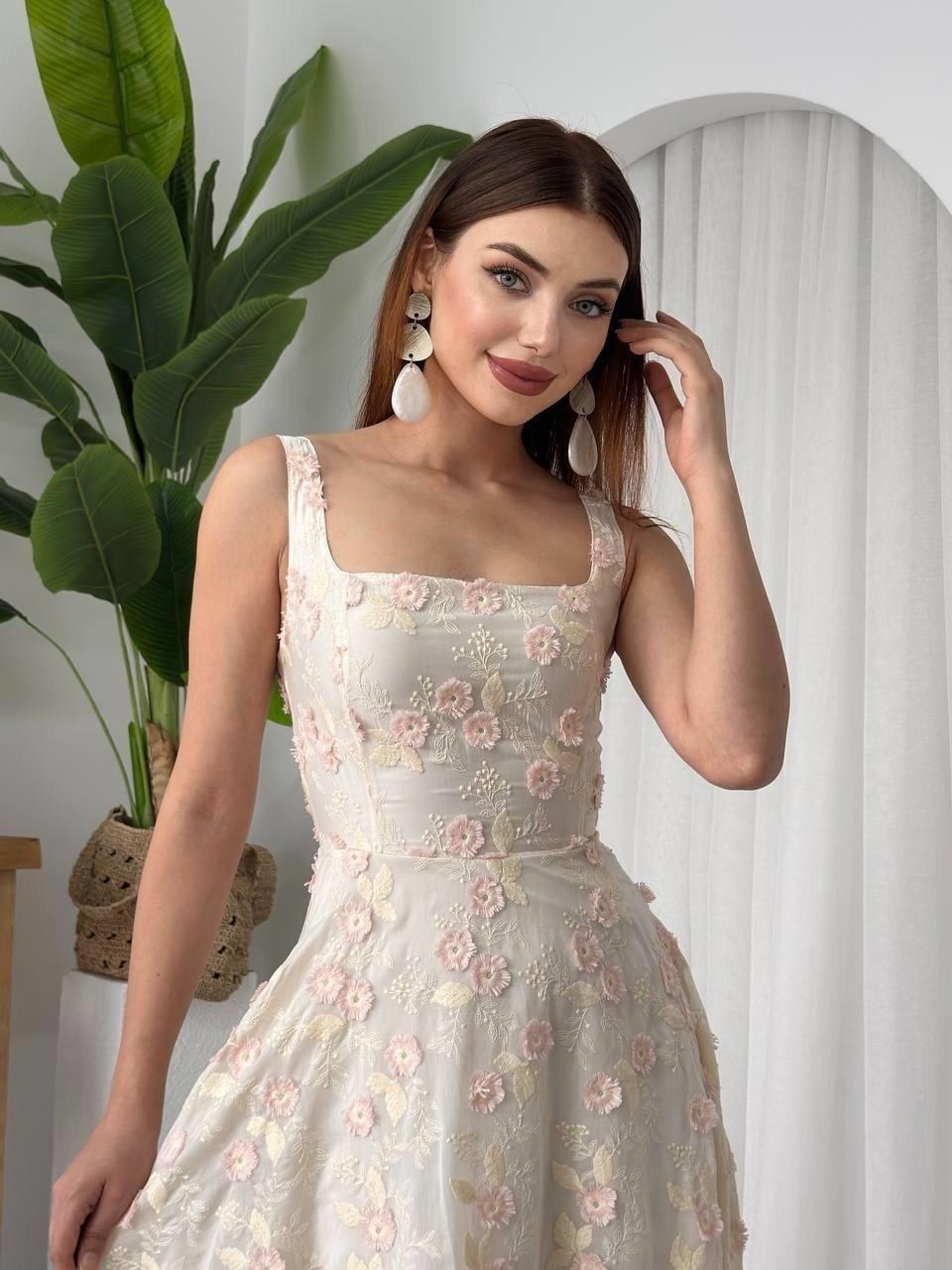 Tufe Çiçek Detaylı Elbise ETK-00639-beyaz