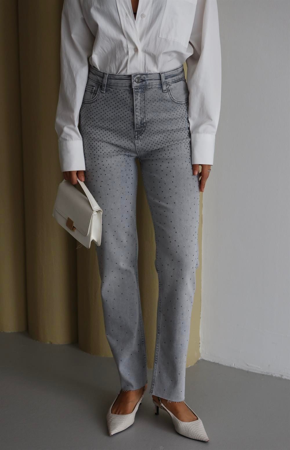 Yüksek Bel Paça Kesik Detaylı Açık Gri Taşlı Jean Pantolon