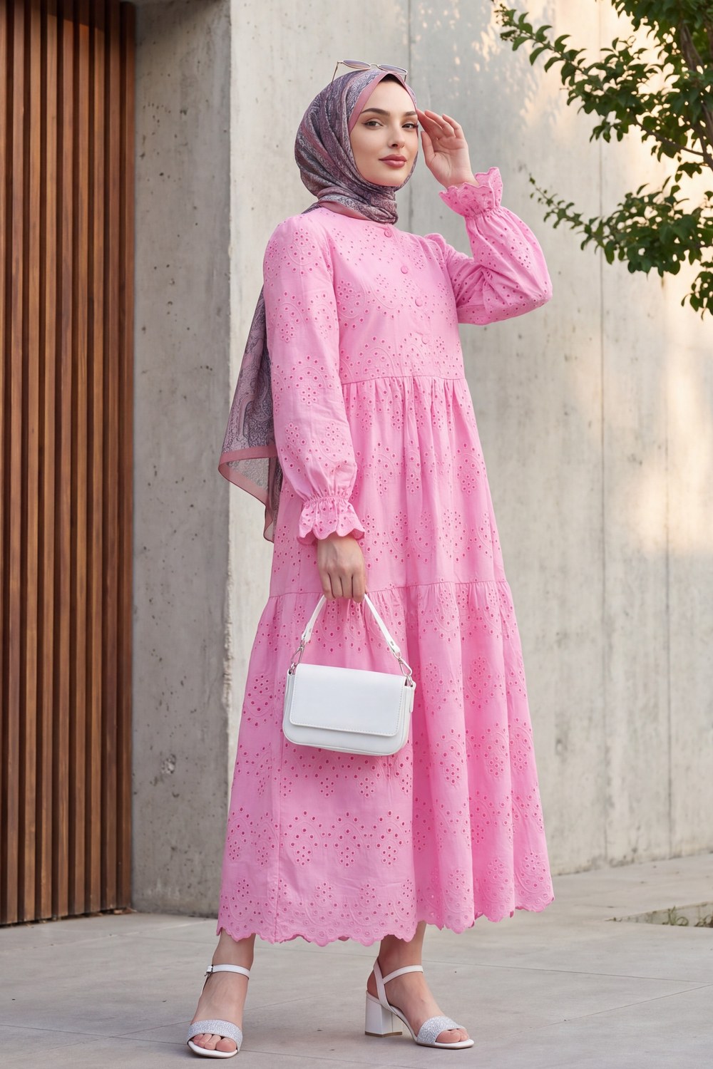 Yarım Düğmeli Dantel Detaylı Robadan Elbise -Pembe