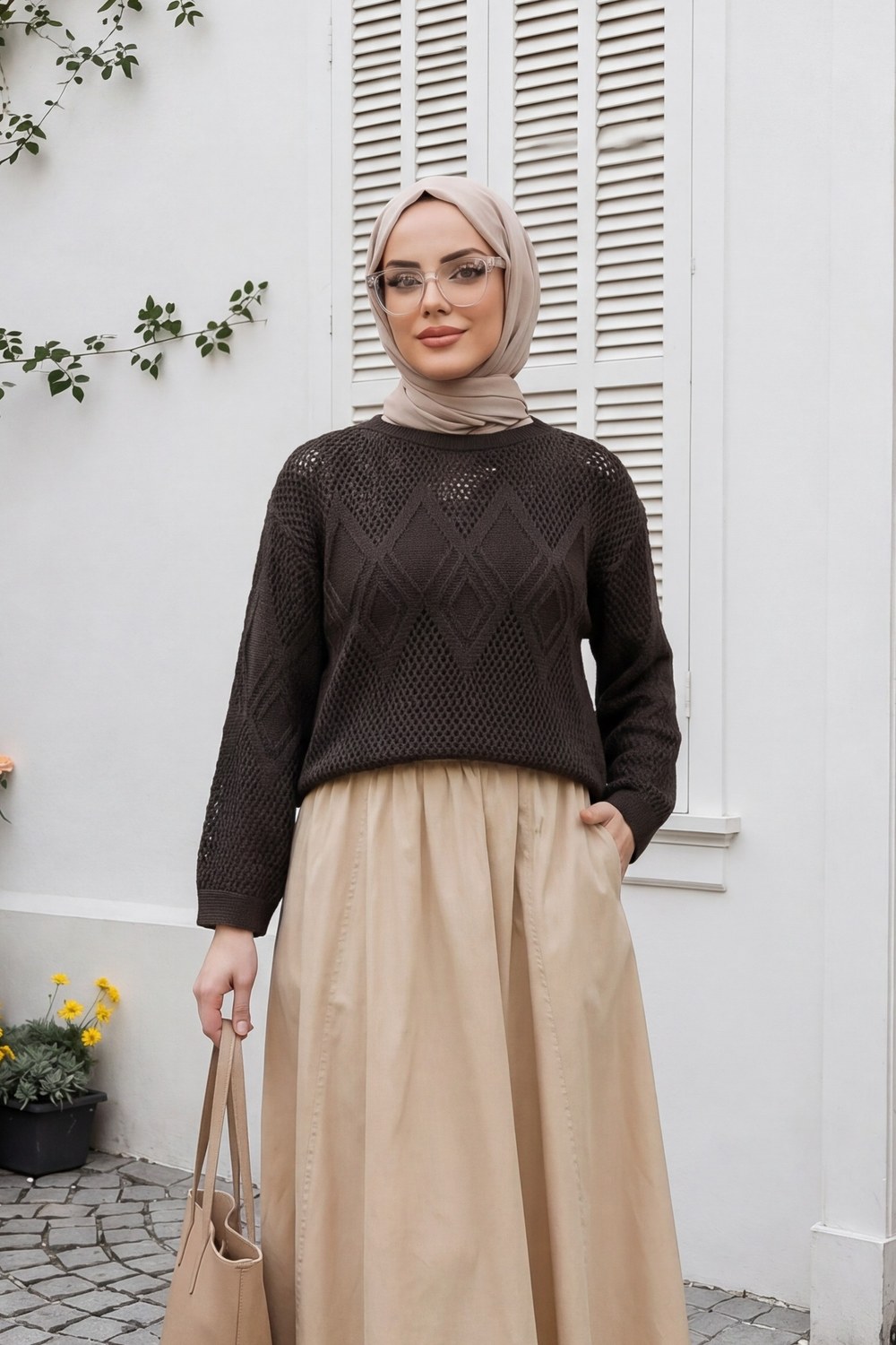 Önü Ve Kolları Desenli Ajurlu Triko Kazak -K. Kahve
