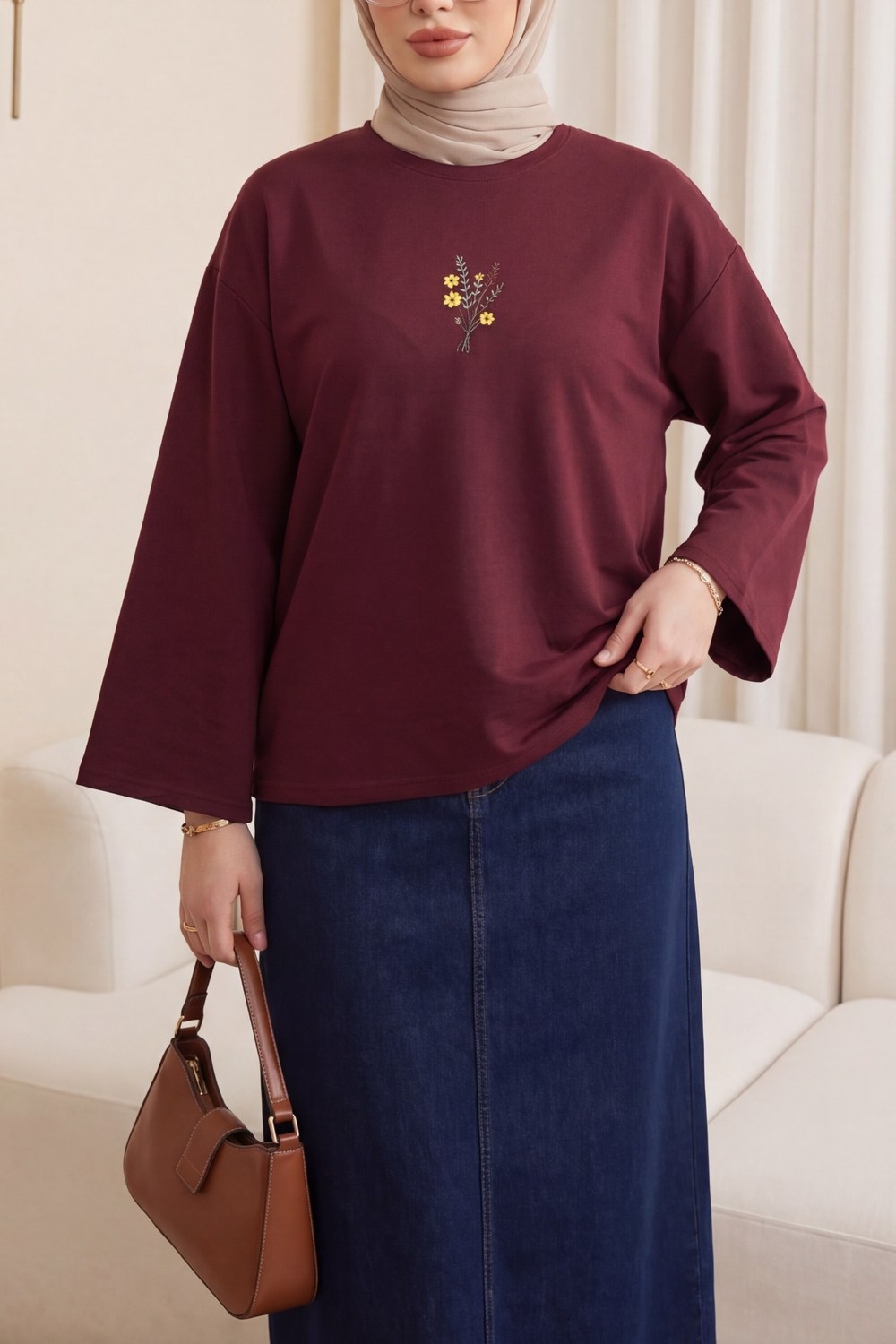 Önü Çiçek Nakışlı Yuvarlak Yaka Salaş Penye Bluz -Bordo