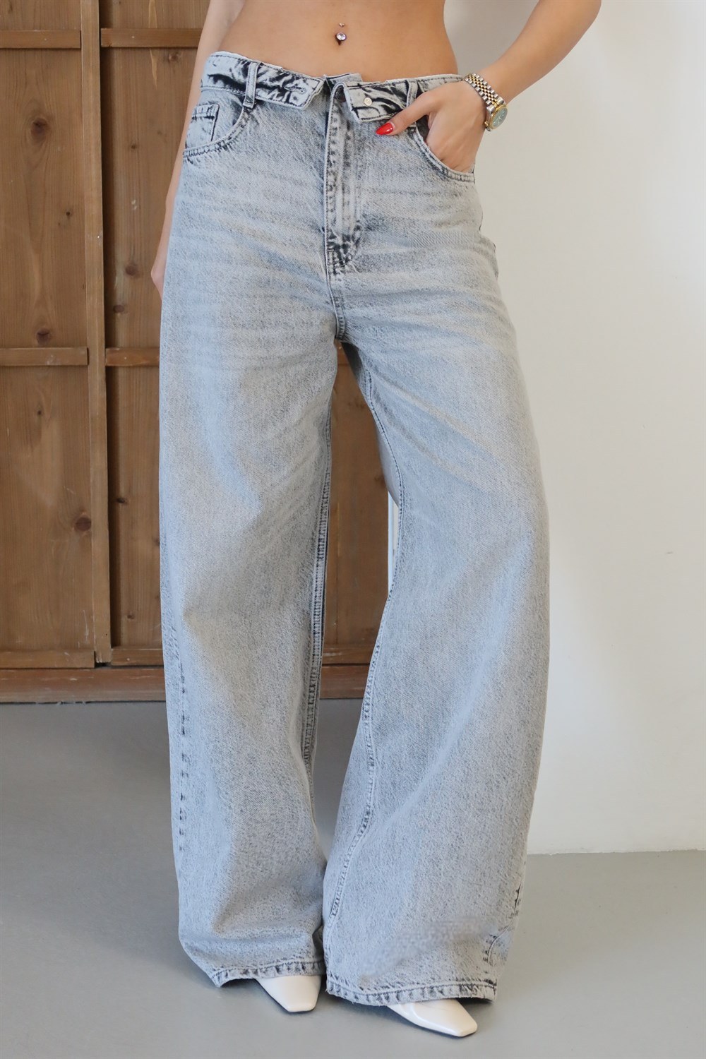 Yüksek Bel Ters Kemer Detaylı Wide Leg Kalıp Gri Jean Pantolon
