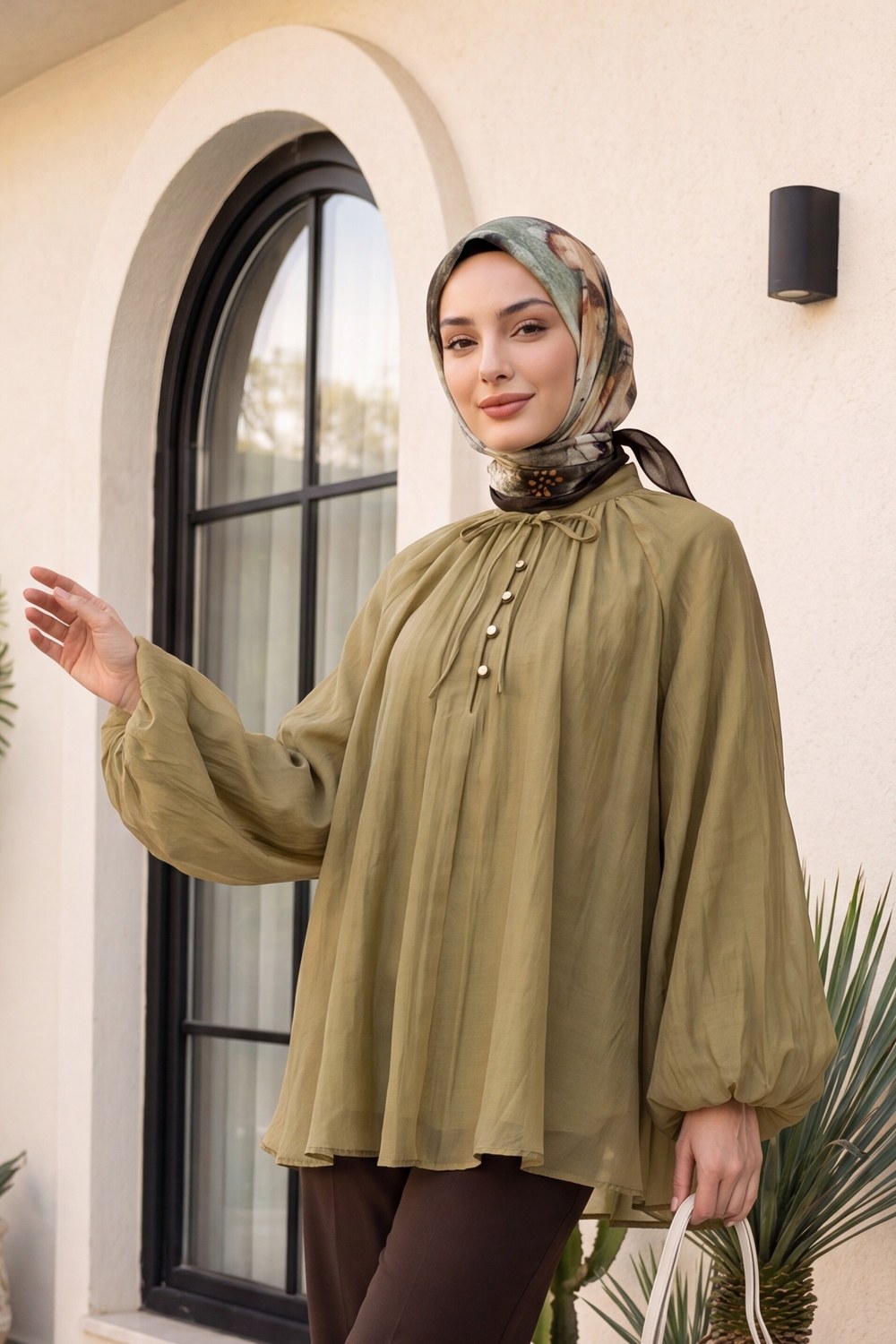 Yakası Bağlamalı Yarım Düğmeli Astarlı Oversize Tül Vual Bluz -Yağ Yeşili
