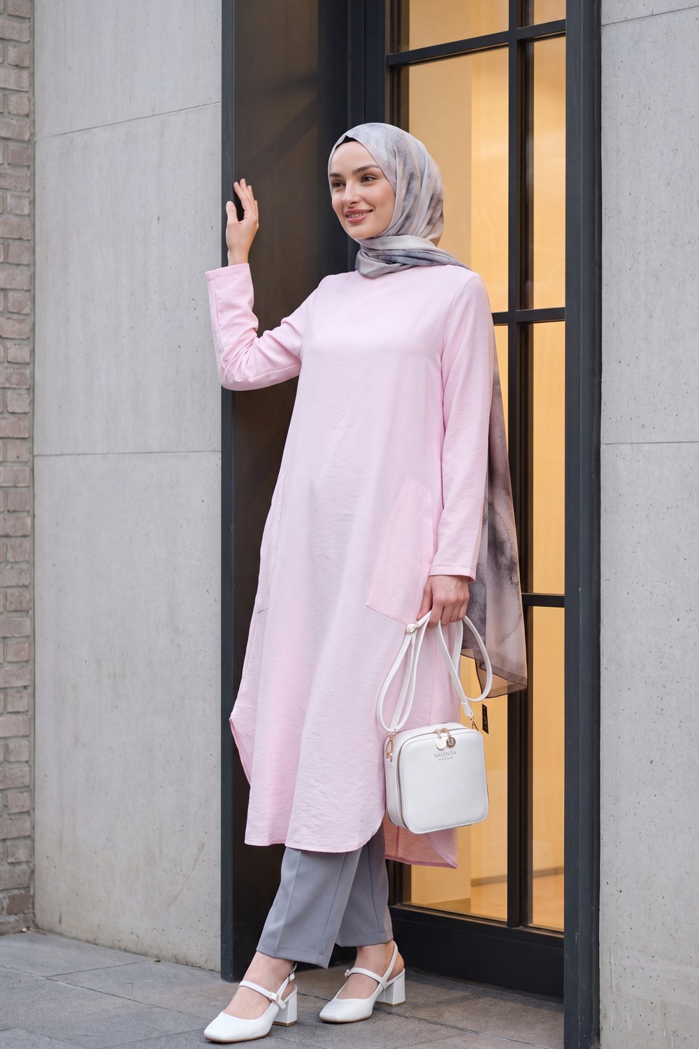 Cepli Yanları Yırtmaçlı Uzun Rayon Tunik -Pudra