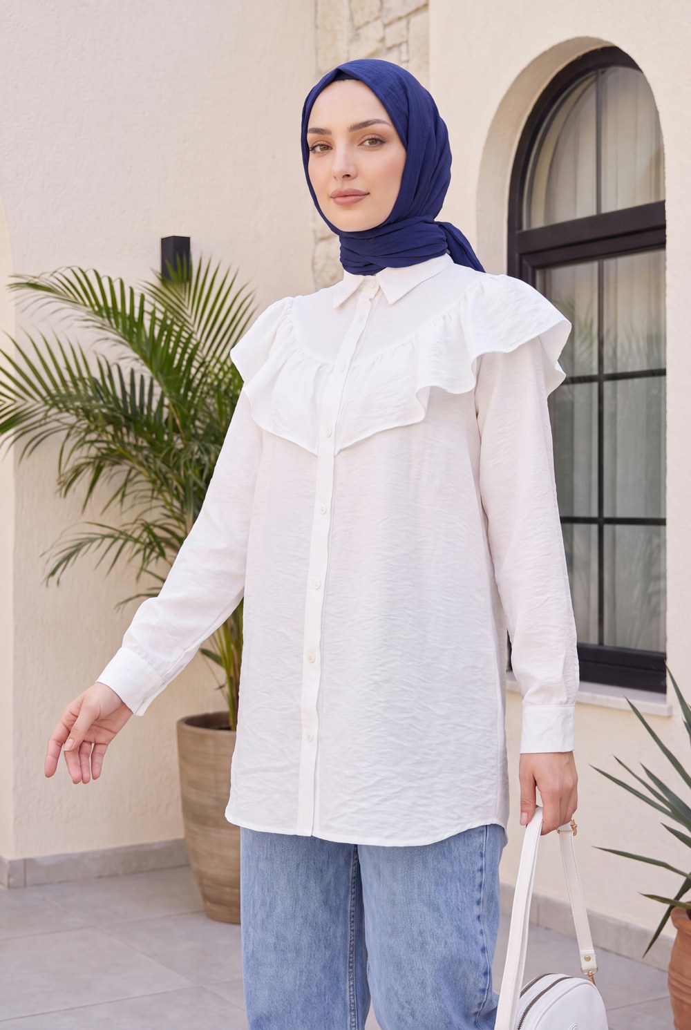 Robadan Fırfırlı Düğmeli Rayon Tunik -Beyaz