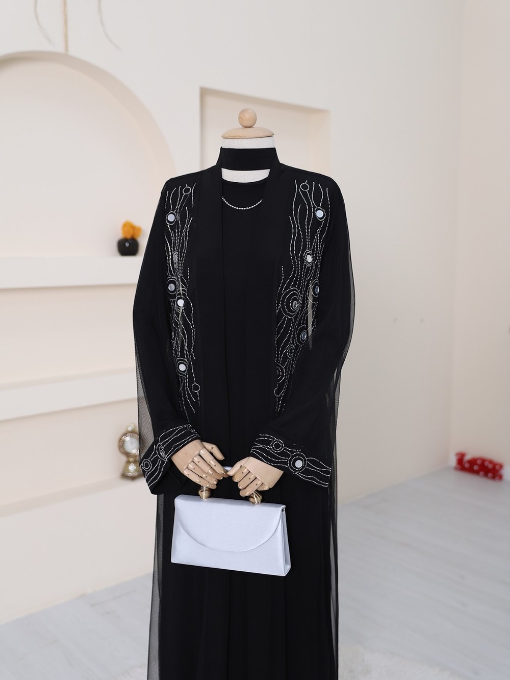 Önü Ve Manşeti Taşlı Abaya -Gümüş
