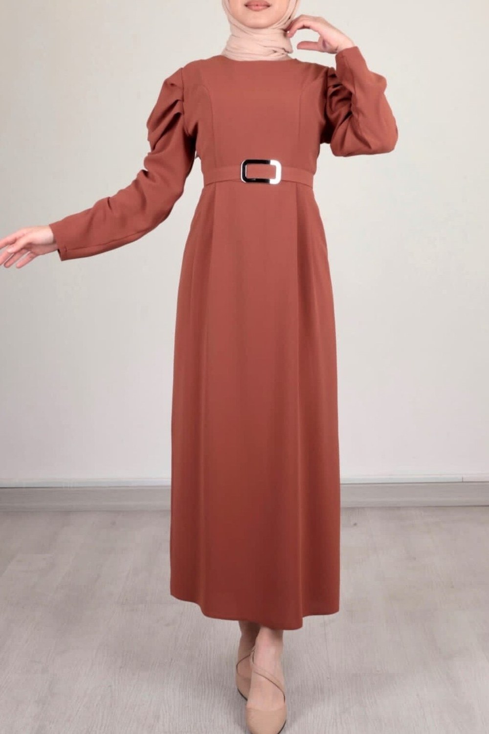 Karpuz Kol Tokalı Kemerli Elbise -Taba