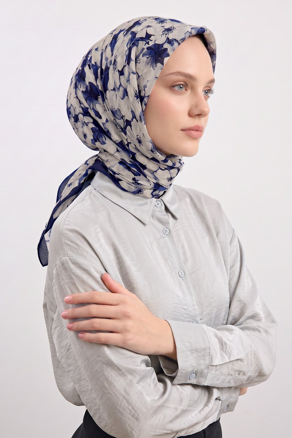 Çiçek Desenli Naida Eşarp 8040 - Lacivert